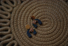 Load image into Gallery viewer, Navy Floral Arches