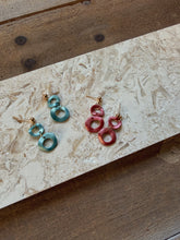Load image into Gallery viewer, Shimmer Shell Dangles - 2 Colors
