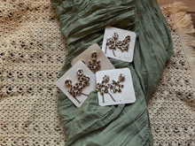 Load image into Gallery viewer, Brown Cow Flowers
