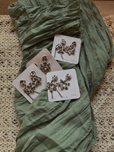 Load image into Gallery viewer, Brown Cow Flowers
