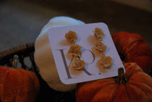 Load image into Gallery viewer, Gold Trio Roses
