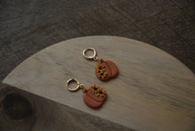 Load image into Gallery viewer, Sunflower Pumpkins
